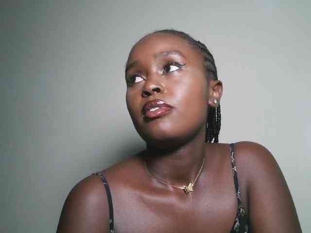 Modella: Spiceynelly