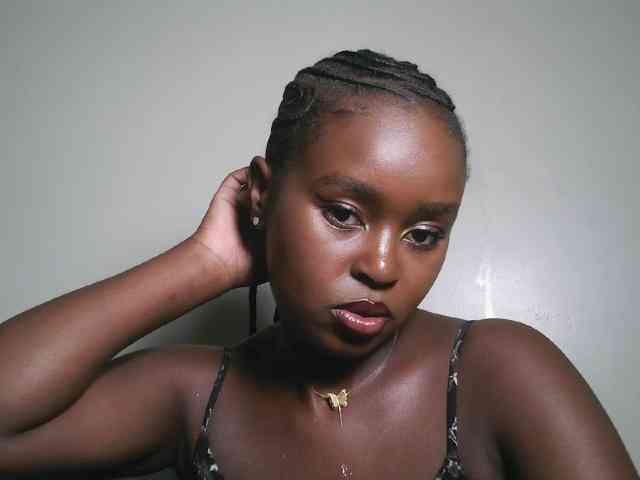 Modella: Spiceynelly