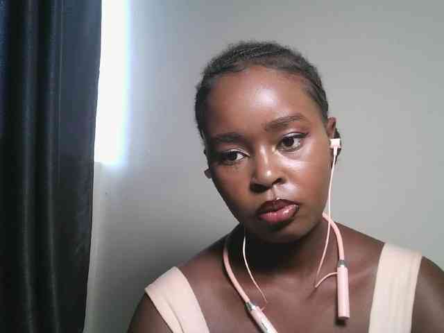 Spiceynelly webcam