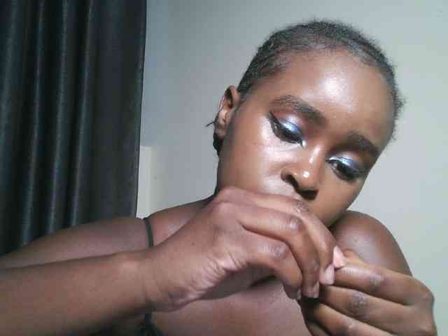 Spiceynelly webcam