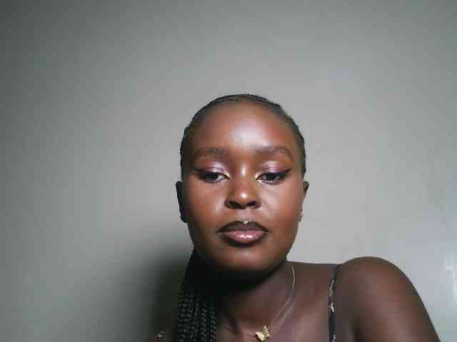 Modella: Spiceynelly