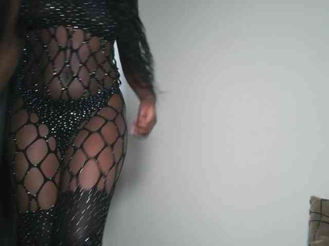Modella: Spiceynelly