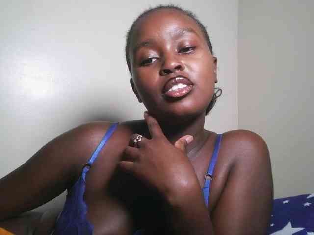 Spiceynelly webcam