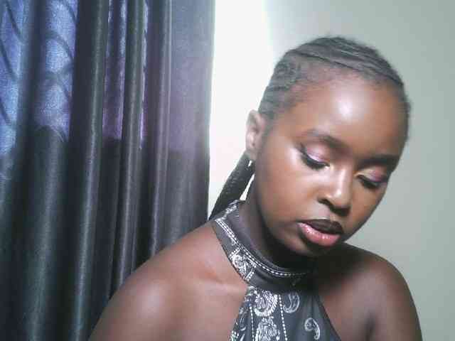 Spiceynelly webcam