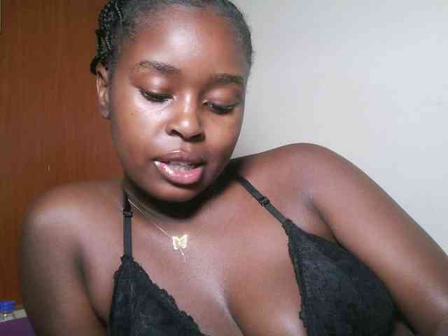 Spiceynelly webcam