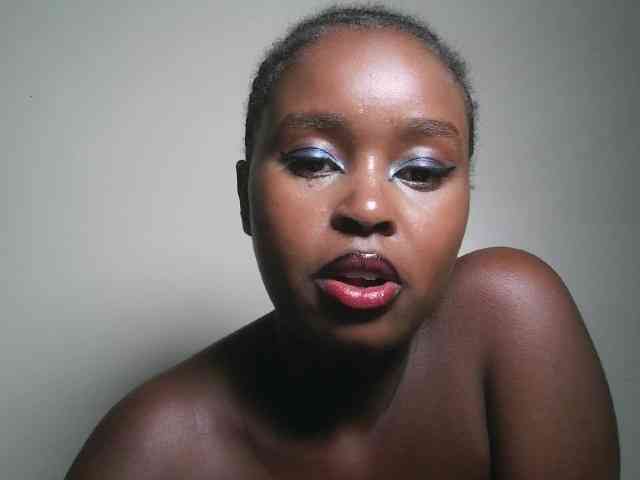 Spiceynelly webcam