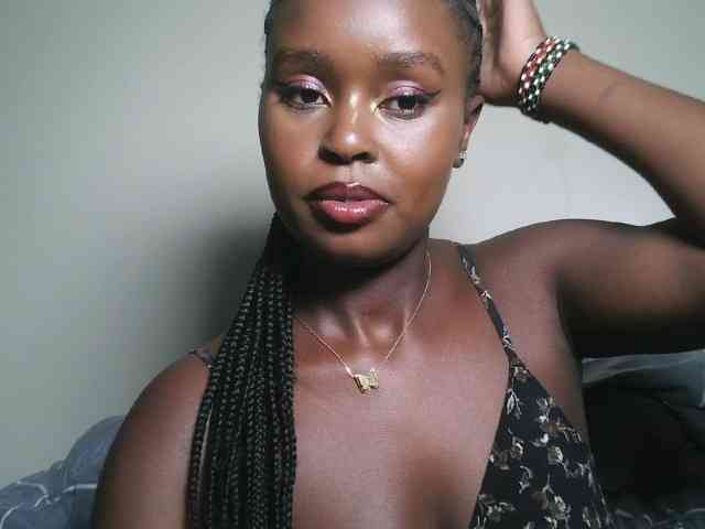 Modella: Spiceynelly