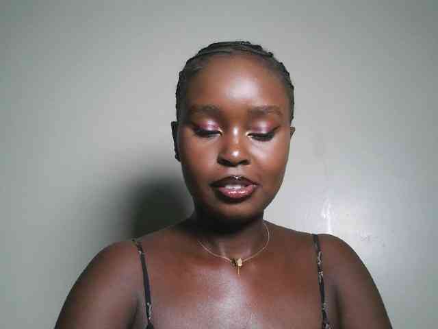 Modella: Spiceynelly