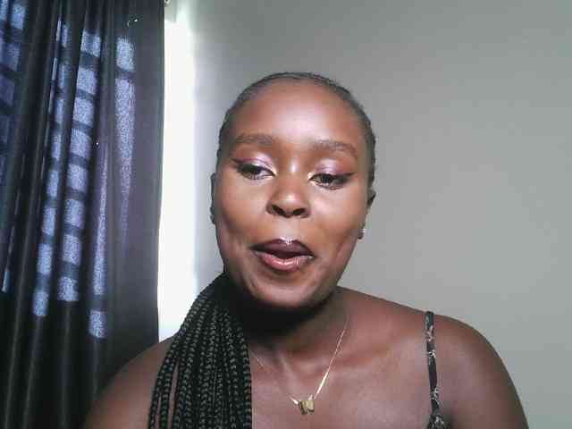 Modella: Spiceynelly