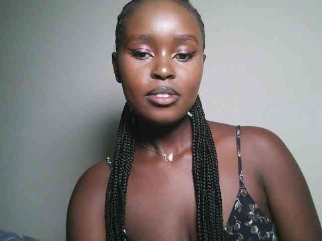 Modella: Spiceynelly