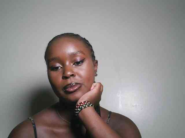 Modella: Spiceynelly