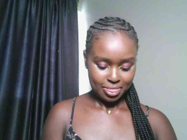 Modella: Spiceynelly