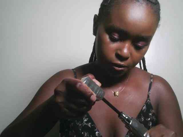 Spiceynelly webcam