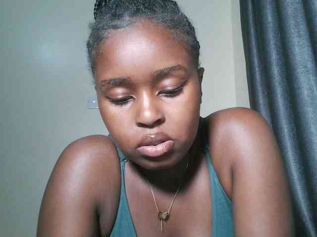 Spiceynelly webcam