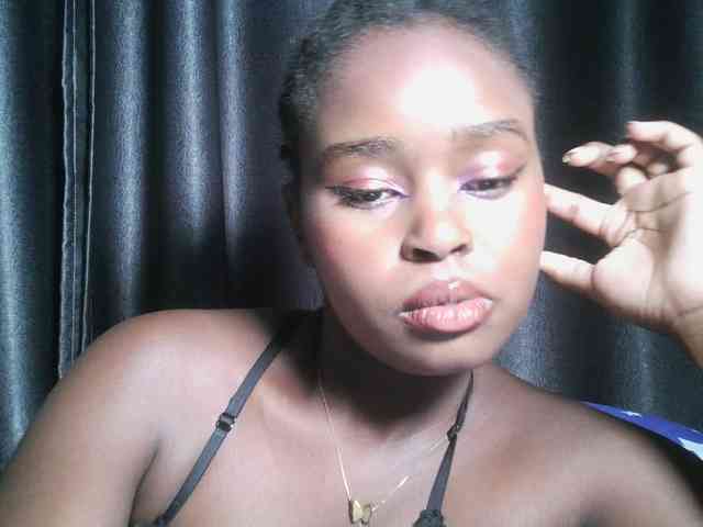Spiceynelly webcam