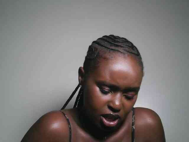 Modella: Spiceynelly