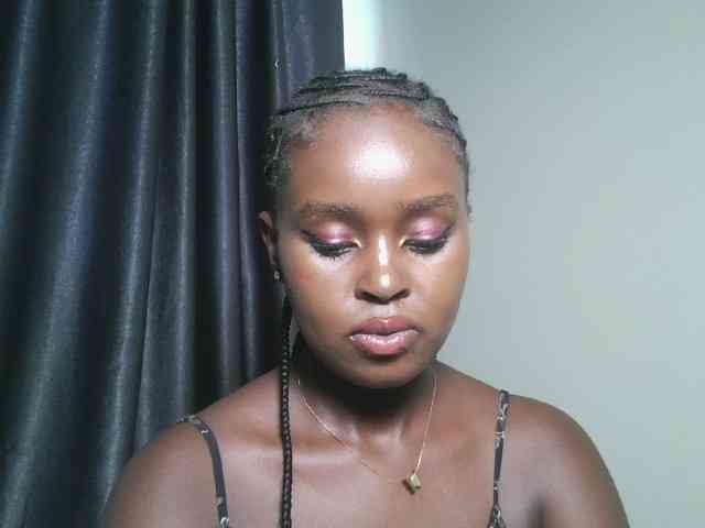 Modella: Spiceynelly