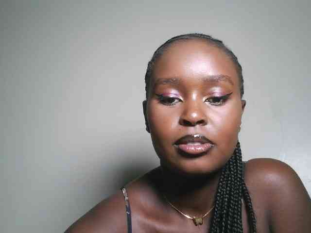 Modella: Spiceynelly