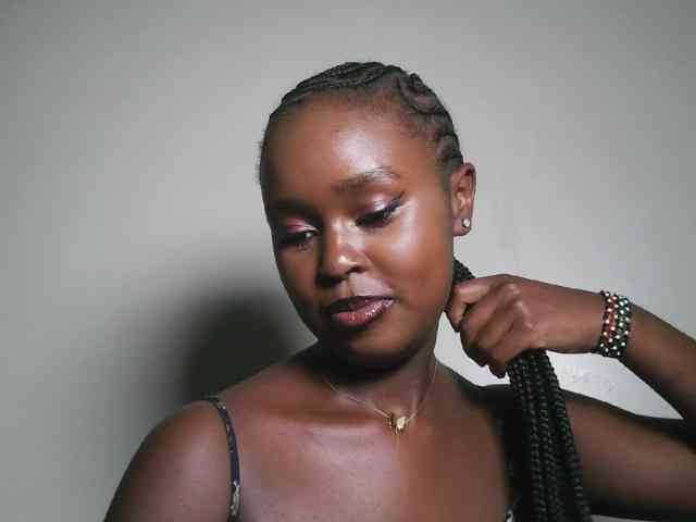 Modella: Spiceynelly