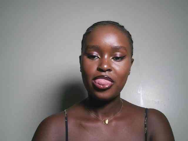 Modella: Spiceynelly