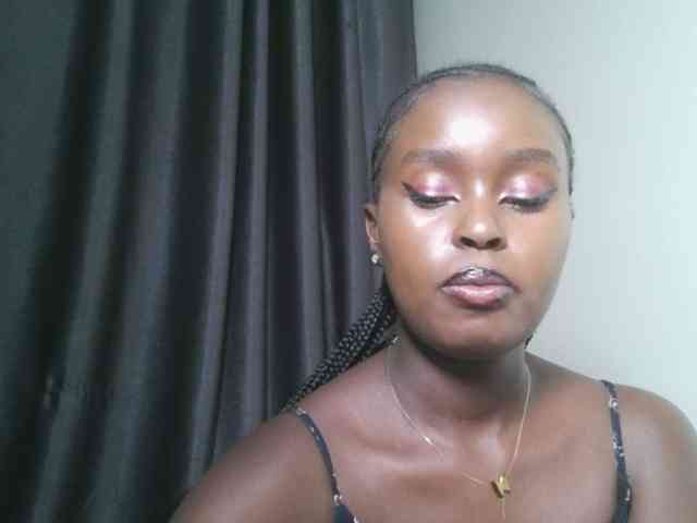 Spiceynelly webcam