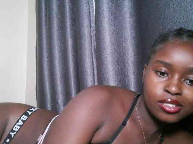Spiceynelly webcam