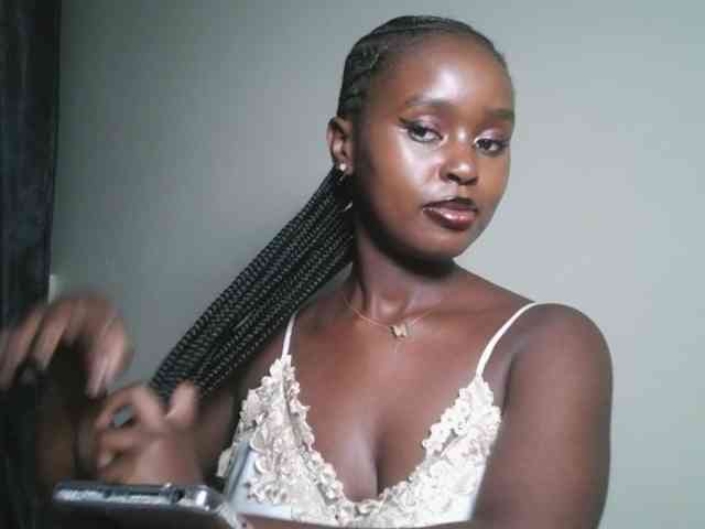 Modella: Spiceynelly