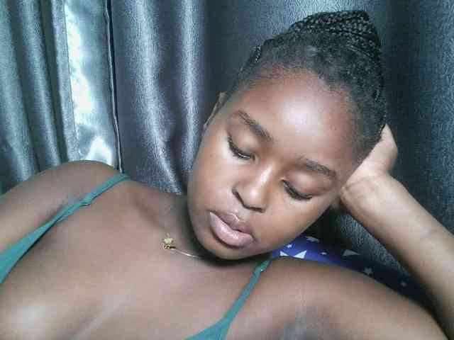 Spiceynelly webcam