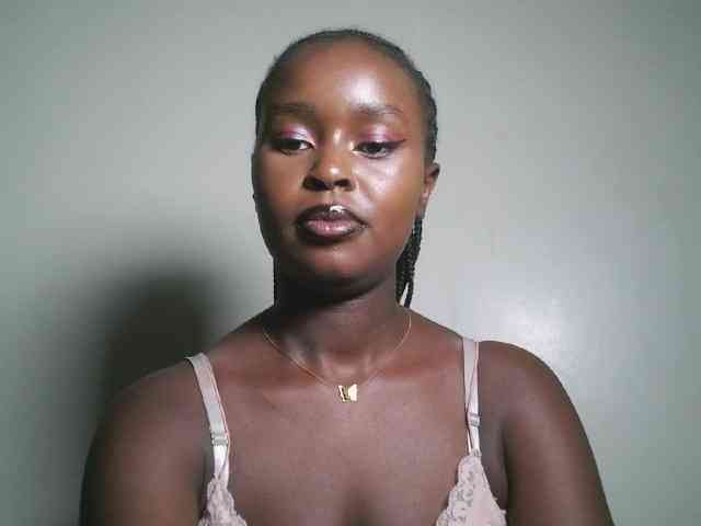 Spiceynelly webcam