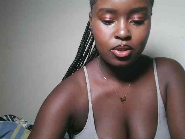 Spiceynelly webcam
