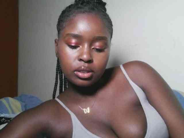 Spiceynelly webcam