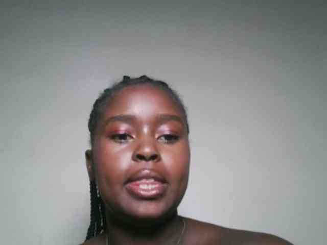 Spiceynelly webcam