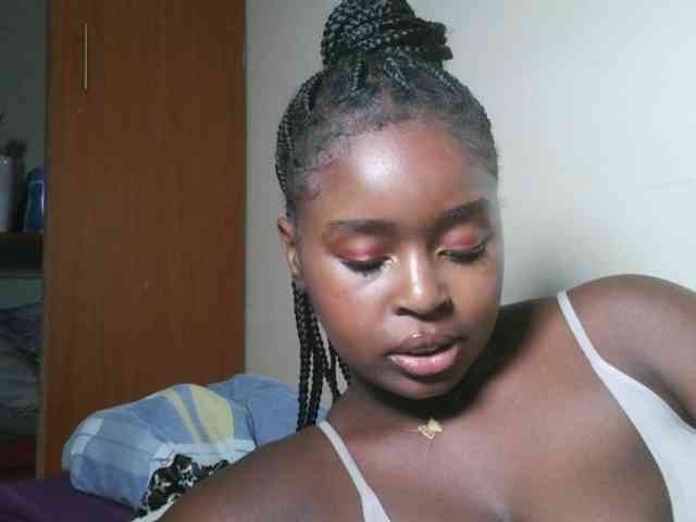Spiceynelly webcam