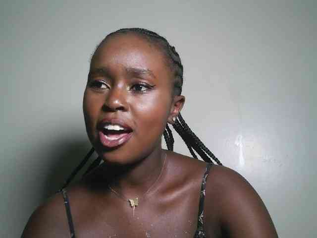 Modella: Spiceynelly