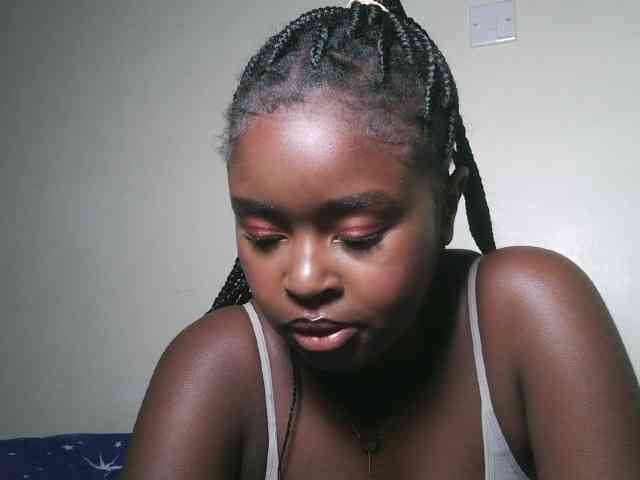 Spiceynelly webcam