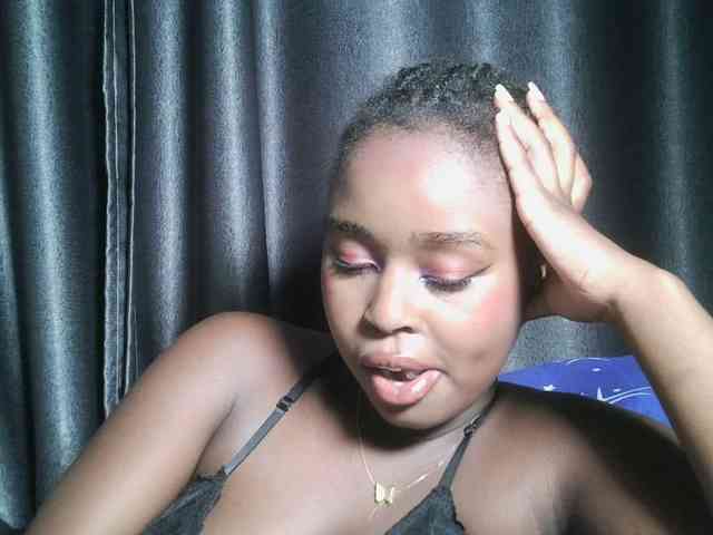 Spiceynelly webcam