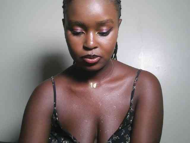 Modella: Spiceynelly