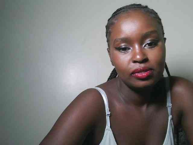 Modella: Spiceynelly