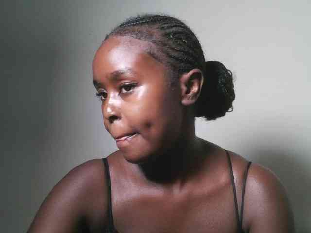 Spiceynelly webcam