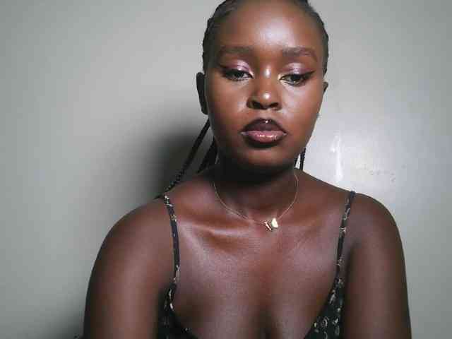 Modella: Spiceynelly