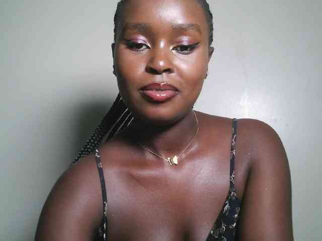 Modella: Spiceynelly