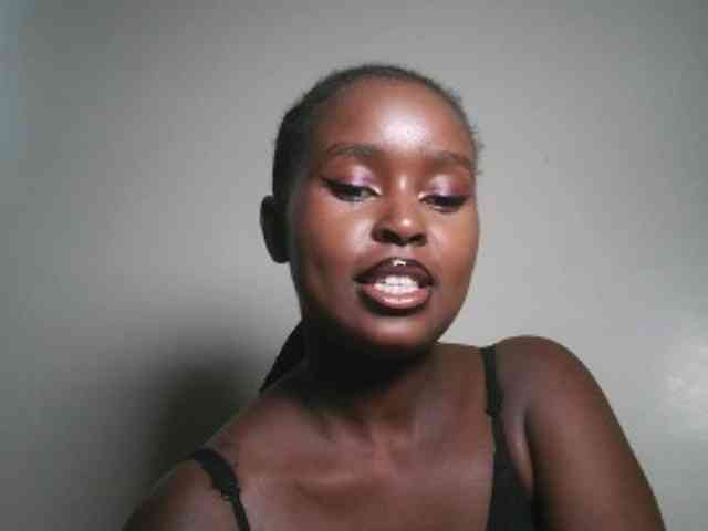 Spiceynelly webcam
