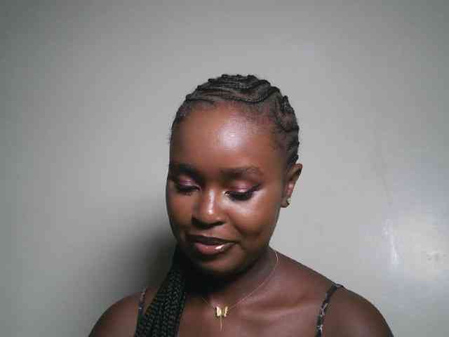 Modella: Spiceynelly