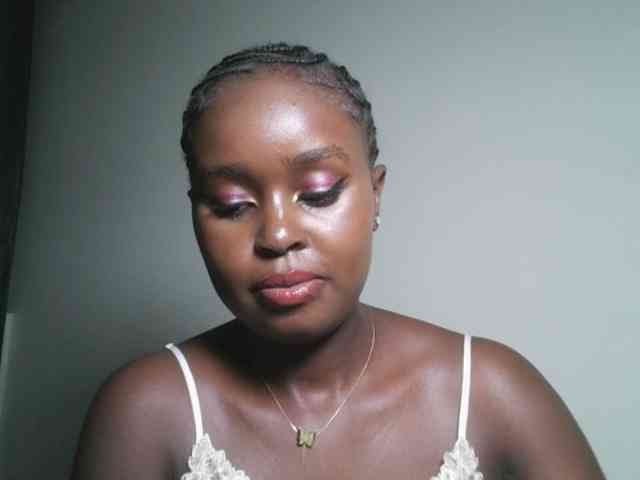 Modella: Spiceynelly