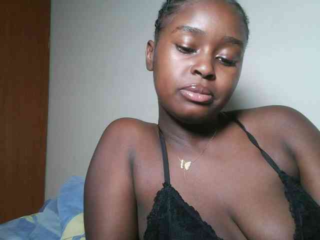 Spiceynelly webcam