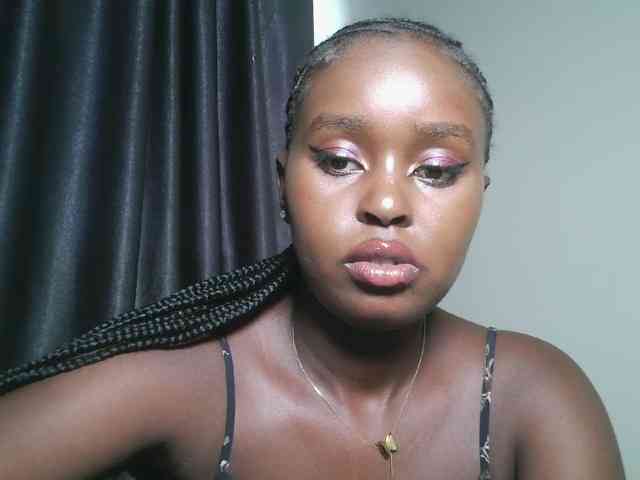 Modella: Spiceynelly