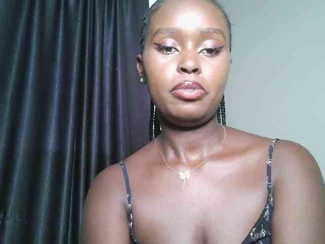 Modella: Spiceynelly