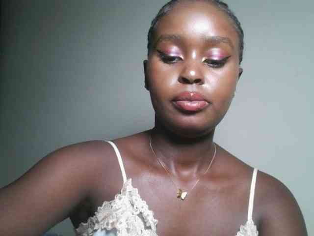 Modella: Spiceynelly