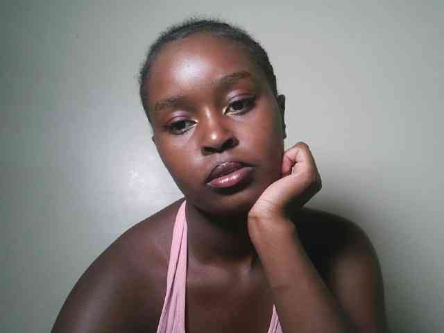 Spiceynelly webcam
