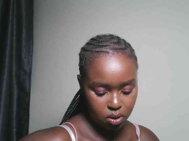 Spiceynelly webcam